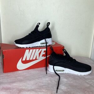Nike Air Max 90 EZ (PS) Size 1Y Black/White